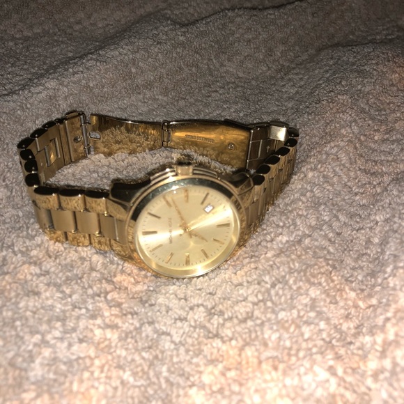 Men’s Michael Kors Gold Tone watch. - Picture 4 of 5